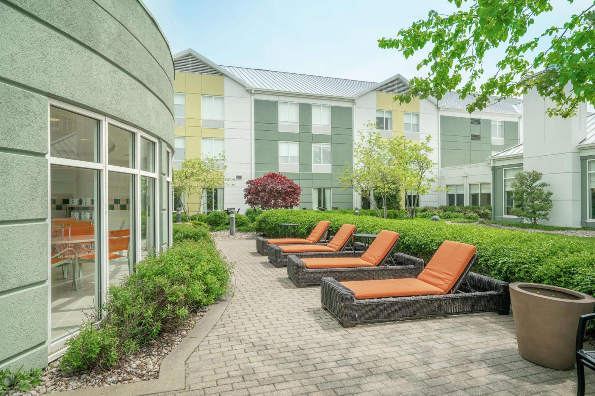 Hilton Garden Inn Louisville East Exteriör bild