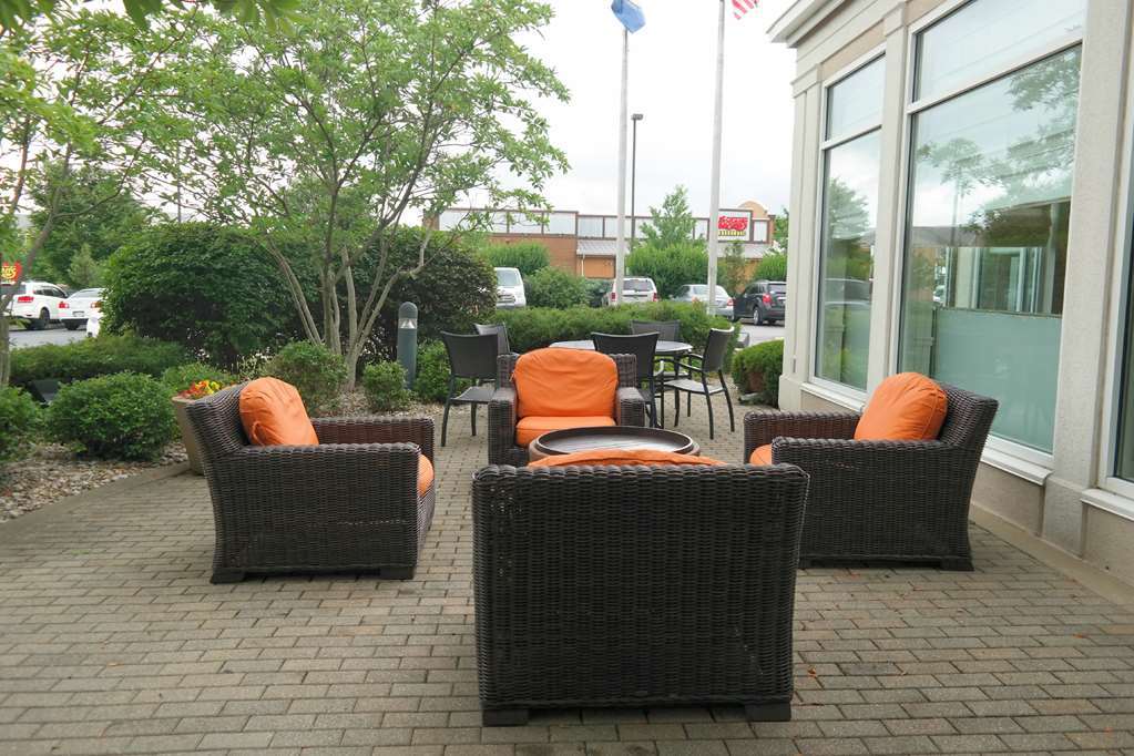 Hilton Garden Inn Louisville East Exteriör bild